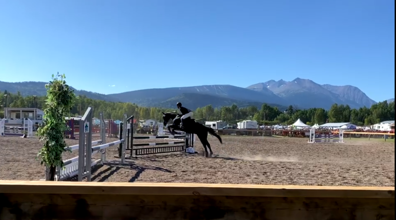 Northern Saddle Club Hosts Stadium Jumping Shows